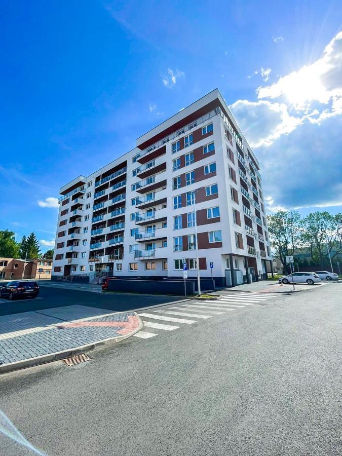 Lawis Apartments ポプラト エクステリア 写真