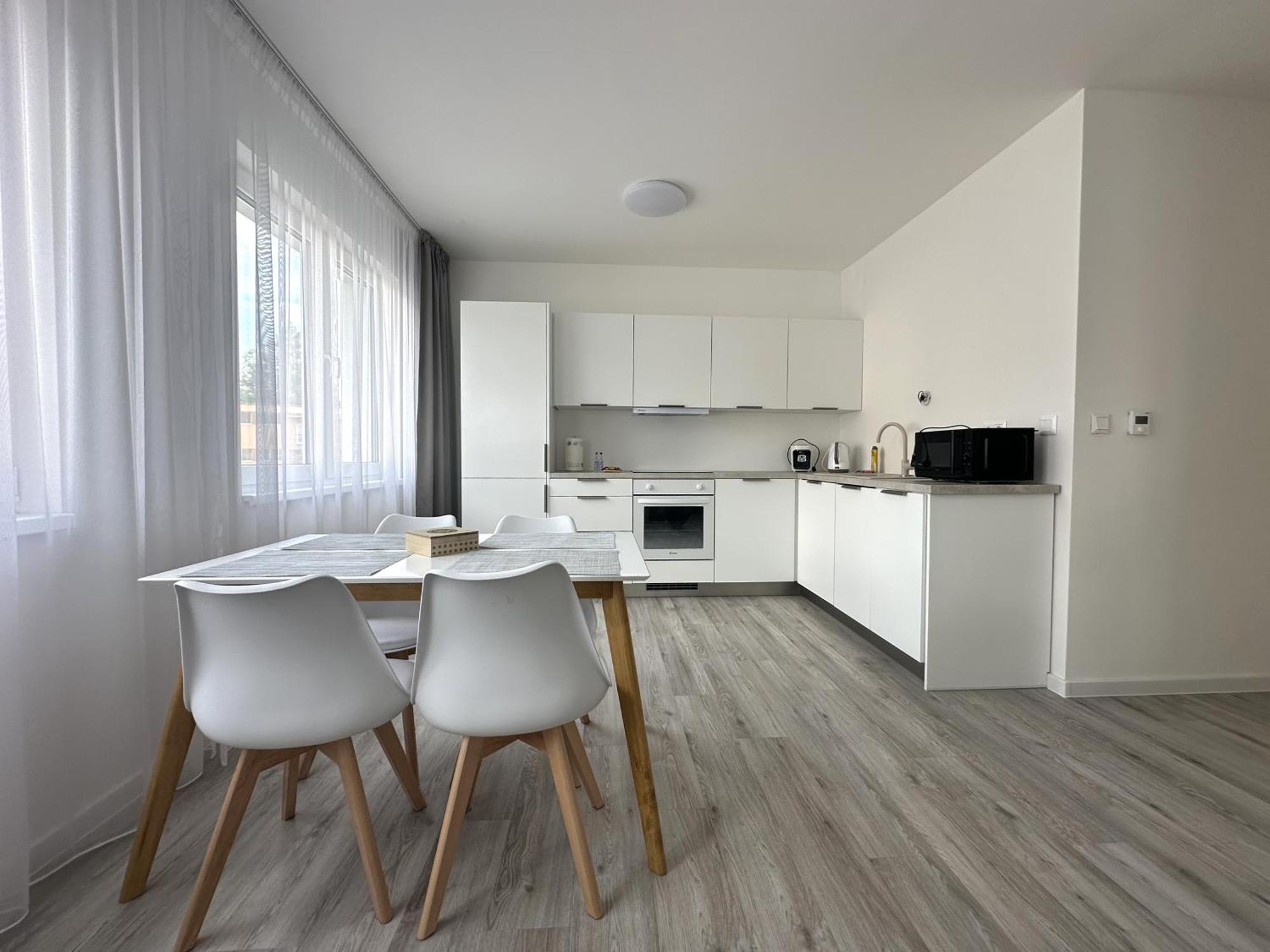 Lawis Apartments ポプラト エクステリア 写真